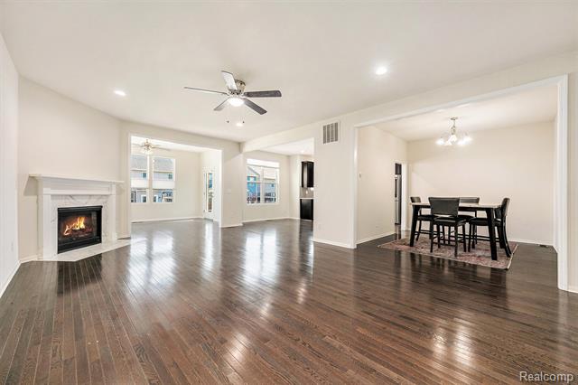 Builiding view six for 28364 Hanover, Novi, MI. 48377