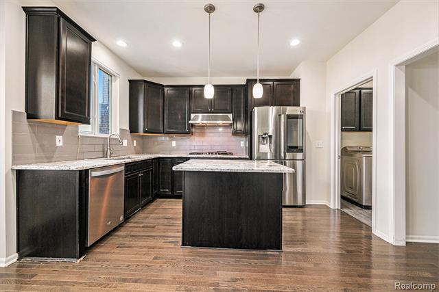 Builiding view ten for 28364 Hanover, Novi, MI. 48377