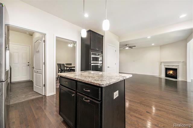 Builiding view thirteen for 28364 Hanover, Novi, MI. 48377