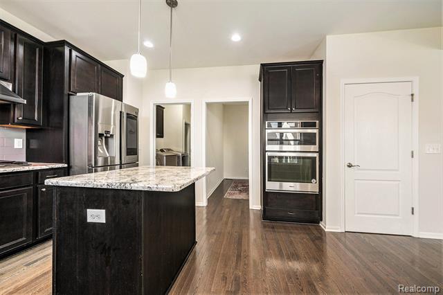 Builiding view twelve for 28364 Hanover, Novi, MI. 48377