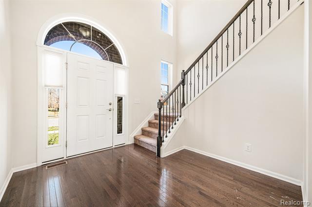 Builiding view two for 28364 Hanover, Novi, MI. 48377