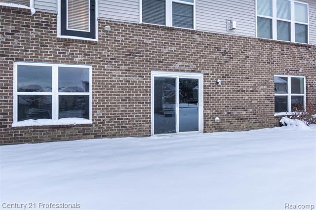 Builiding view forty for 1218 Lark, Lake Orion, MI. 48360