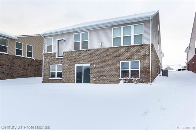 Builiding view thirty eight for 1218 Lark, Lake Orion, MI. 48360