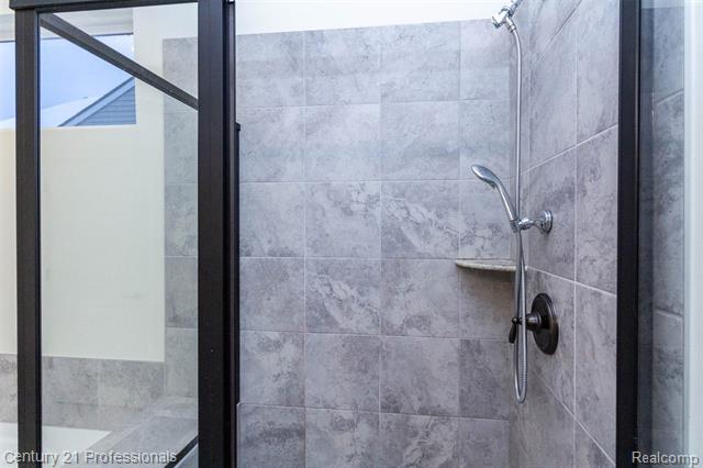 Builiding view twenty for 1218 Lark, Lake Orion, MI. 48360