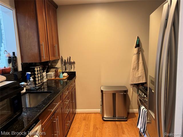 Builiding view four for 383 W Brown, Birmingham, MI. 48009