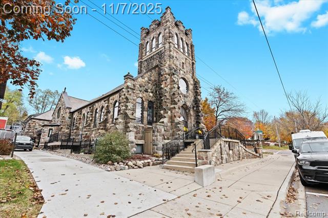 Builiding view one for 217 E Commerce, Milford, MI. 48381