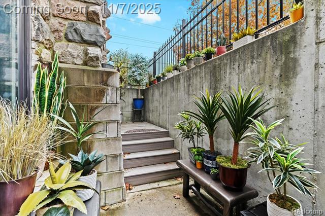 Builiding view thirty one for 217 E Commerce, Milford, MI. 48381