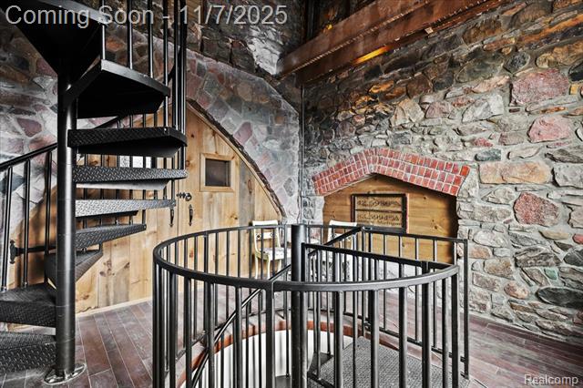 Builiding view twenty five for 217 E Commerce, Milford, MI. 48381