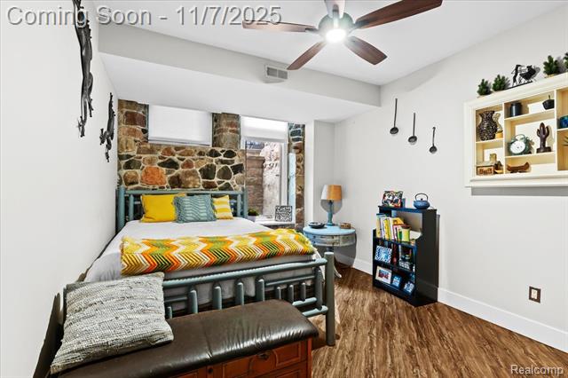 Builiding view twenty one for 217 E Commerce, Milford, MI. 48381