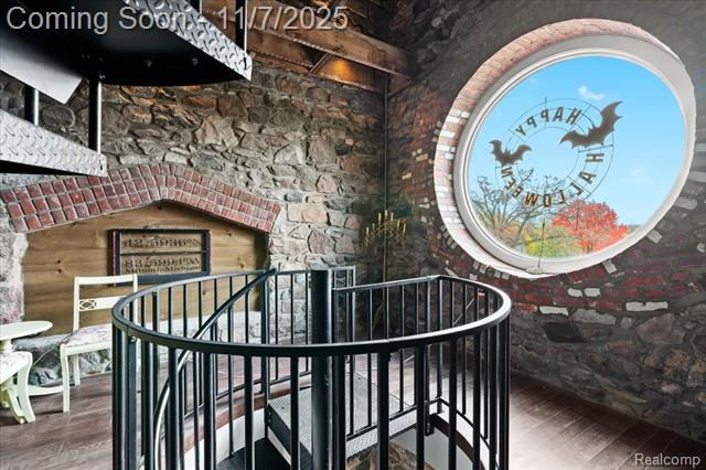 Builiding view twenty six for 217 E Commerce, Milford, MI. 48381