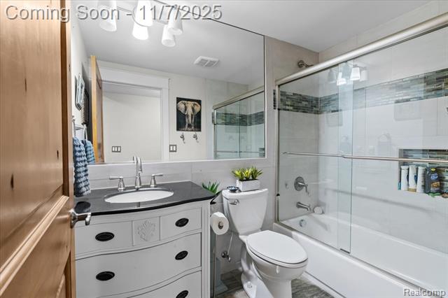 Builiding view twenty three for 217 E Commerce, Milford, MI. 48381