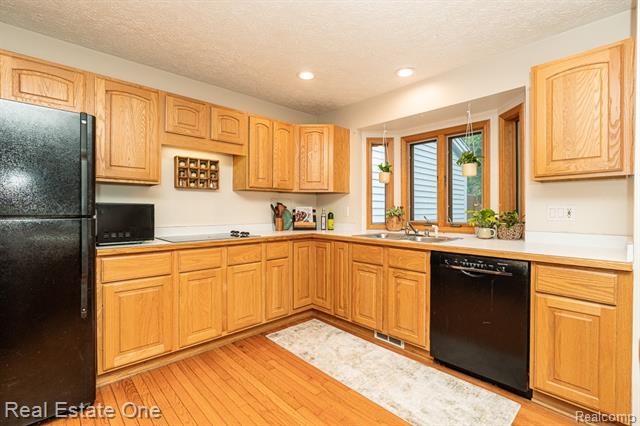 Builiding view seven for 6595 Scenic Pines, Clarkston, MI. 48346