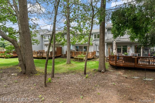 Builiding view thirty for 6595 Scenic Pines, Clarkston, MI. 48346