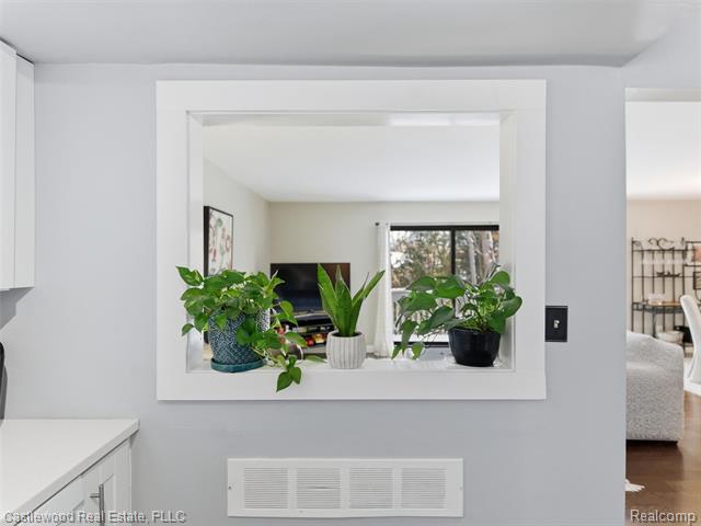 Builiding view eighteen for 5868 Shore, Clarkston, MI. 48346