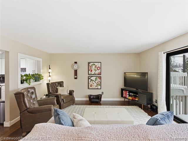 Builiding view eleven for 5868 Shore, Clarkston, MI. 48346