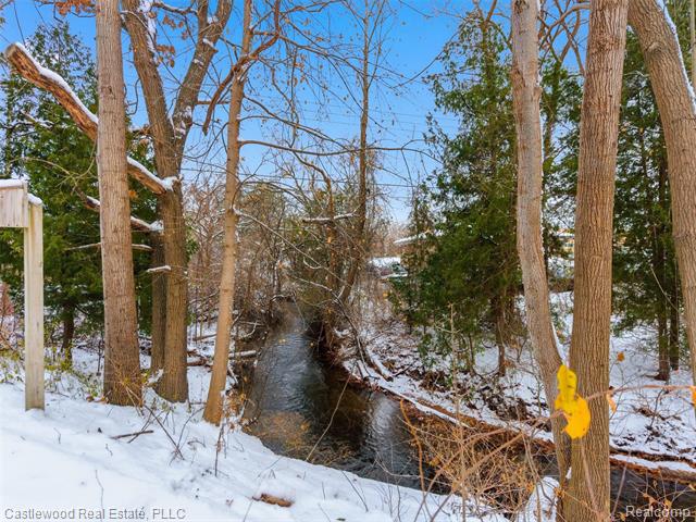 Builiding view four for 5868 Shore, Clarkston, MI. 48346