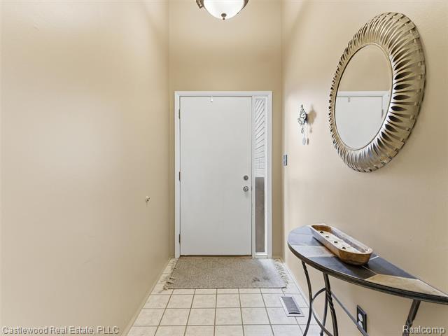 Builiding view six for 5868 Shore, Clarkston, MI. 48346