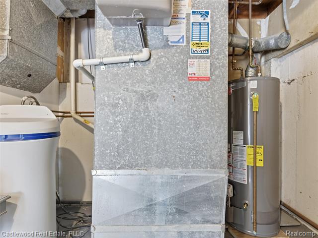 Builiding view thirty five for 5868 Shore, Clarkston, MI. 48346