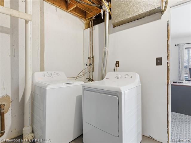 Builiding view thirty seven for 5868 Shore, Clarkston, MI. 48346