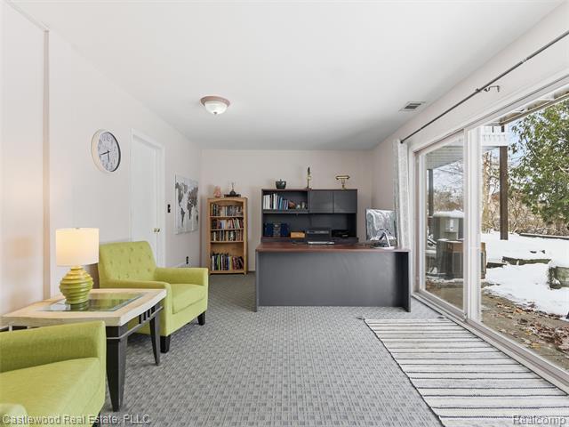 Builiding view thirty two for 5868 Shore, Clarkston, MI. 48346