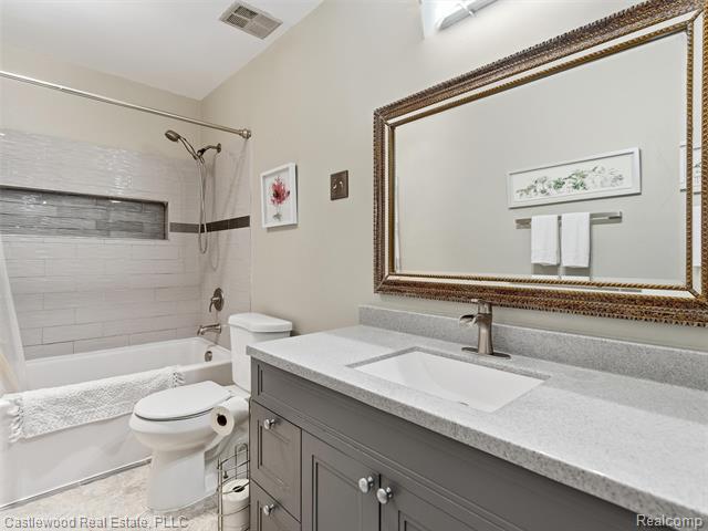 Builiding view twenty eight for 5868 Shore, Clarkston, MI. 48346