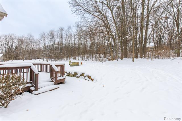 Builiding view forty one for 9573 Kingsway, Clarkston, MI. 48348