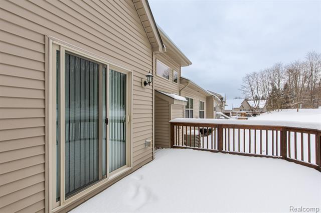 Builiding view forty three for 9573 Kingsway, Clarkston, MI. 48348