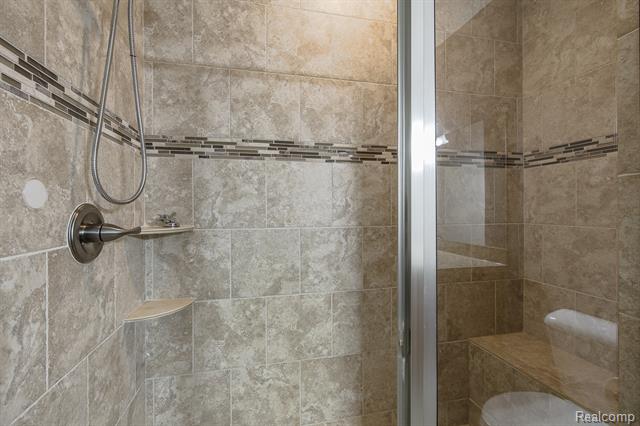 Builiding view thirty four for 9573 Kingsway, Clarkston, MI. 48348