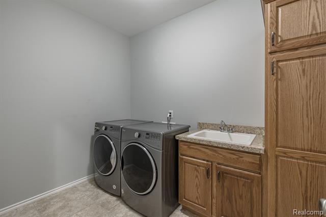 Builiding view thirty six for 9573 Kingsway, Clarkston, MI. 48348