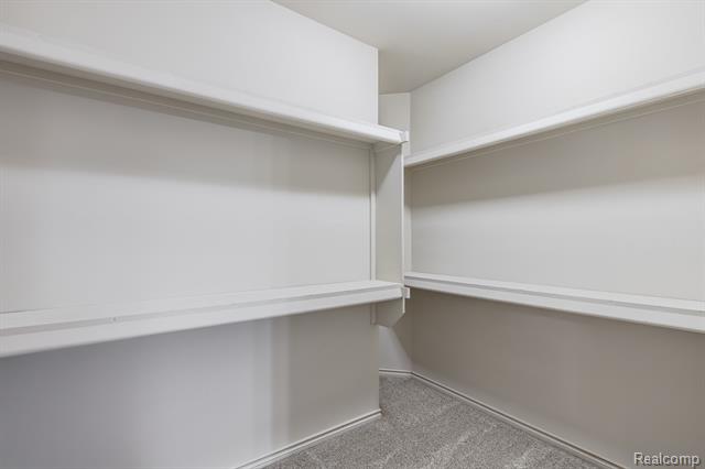 Builiding view thirty two for 9573 Kingsway, Clarkston, MI. 48348