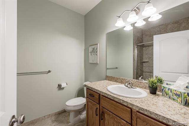 Builiding view twenty seven for 9573 Kingsway, Clarkston, MI. 48348