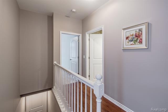 Builiding view twenty two for 9573 Kingsway, Clarkston, MI. 48348