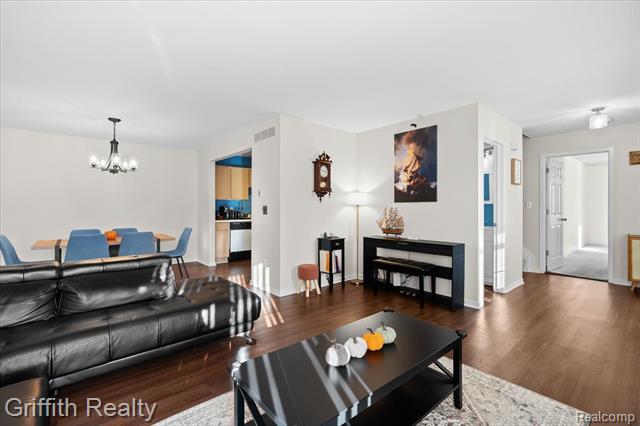 Builiding view four for 182 Barrington, Lake Orion, MI. 48360