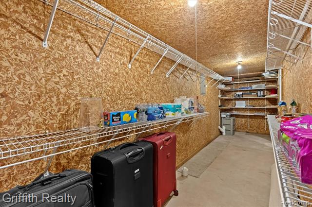 Builiding view fourteen for 182 Barrington, Lake Orion, MI. 48360