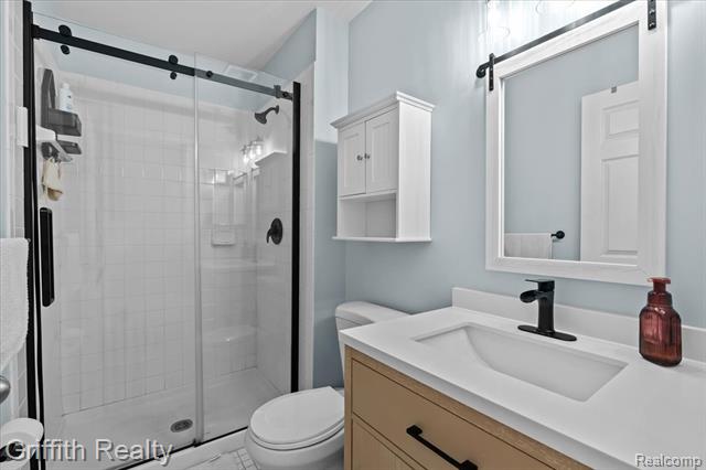 Builiding view nine for 182 Barrington, Lake Orion, MI. 48360