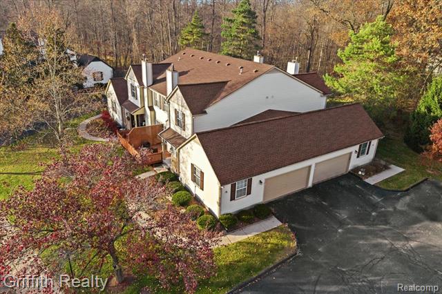 Builiding view sixteen for 182 Barrington, Lake Orion, MI. 48360