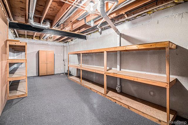 Builiding view fifteen for 2742 Lochmoor, Lake Orion, MI. 48360