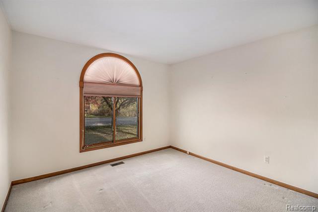 Builiding view nine for 2742 Lochmoor, Lake Orion, MI. 48360