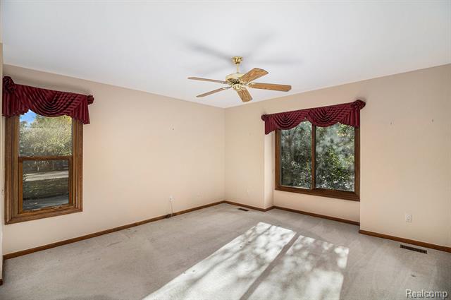 Builiding view seven for 2742 Lochmoor, Lake Orion, MI. 48360