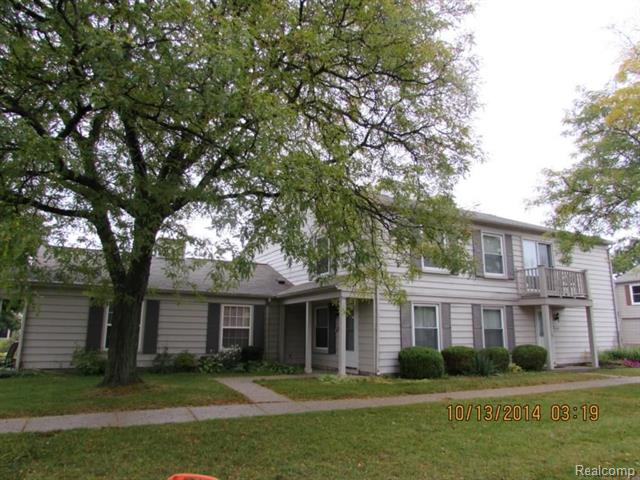 front view for 2705 Fox Hollow Ct, Lake Orion, Mi. 48360