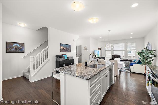 Builiding view eight for 3741 W Madison, Lake Orion, MI. 48359