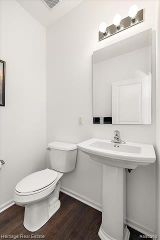 Builiding view fourteen for 3741 W Madison, Lake Orion, MI. 48359