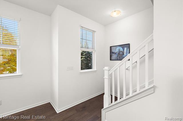 Builiding view nineteen for 3741 W Madison, Lake Orion, MI. 48359