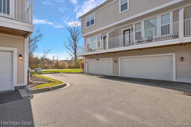 Builiding view twenty eight for 3741 W Madison, Lake Orion, MI. 48359