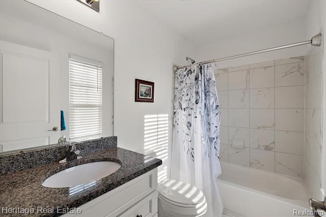 Builiding view twenty six for 3741 W Madison, Lake Orion, MI. 48359