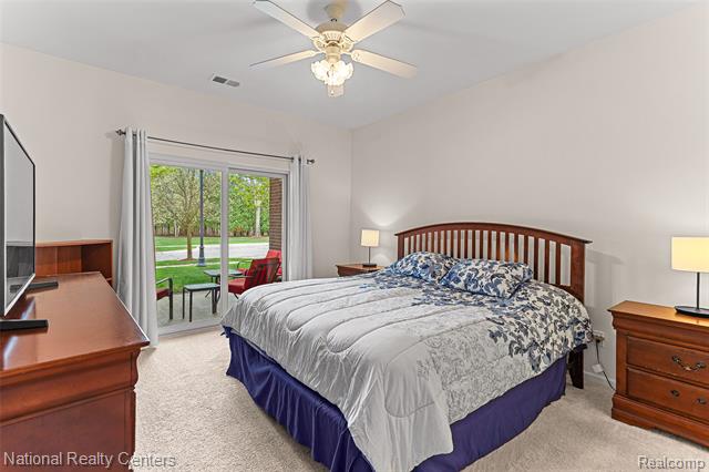 Builiding view fifteen for 1637 Deepwood, Rochester, MI. 48307