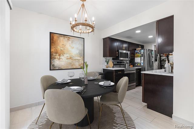 Builiding view eight for 1476 Oakbrook E, Rochester, MI. 48307