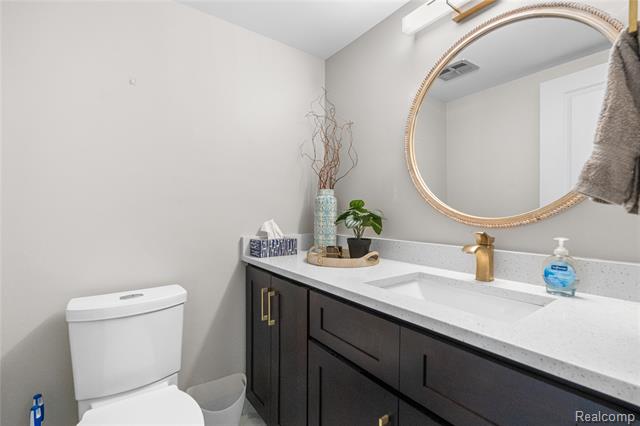 Builiding view nine for 1476 Oakbrook E, Rochester, MI. 48307