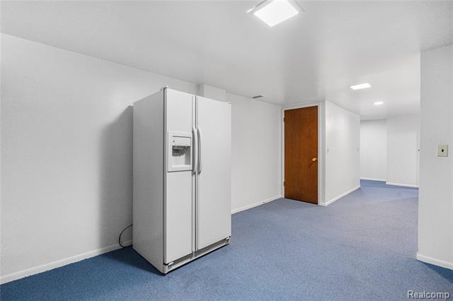 Builiding view nineteen for 1476 Oakbrook E, Rochester, MI. 48307