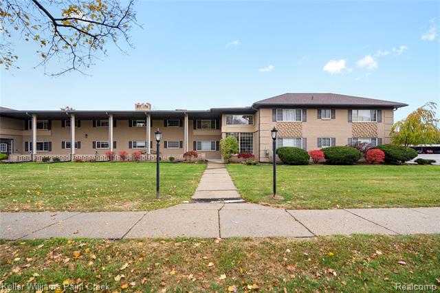 Builiding view twenty for 2311 Walton # 41, Rochester, MI. 48309